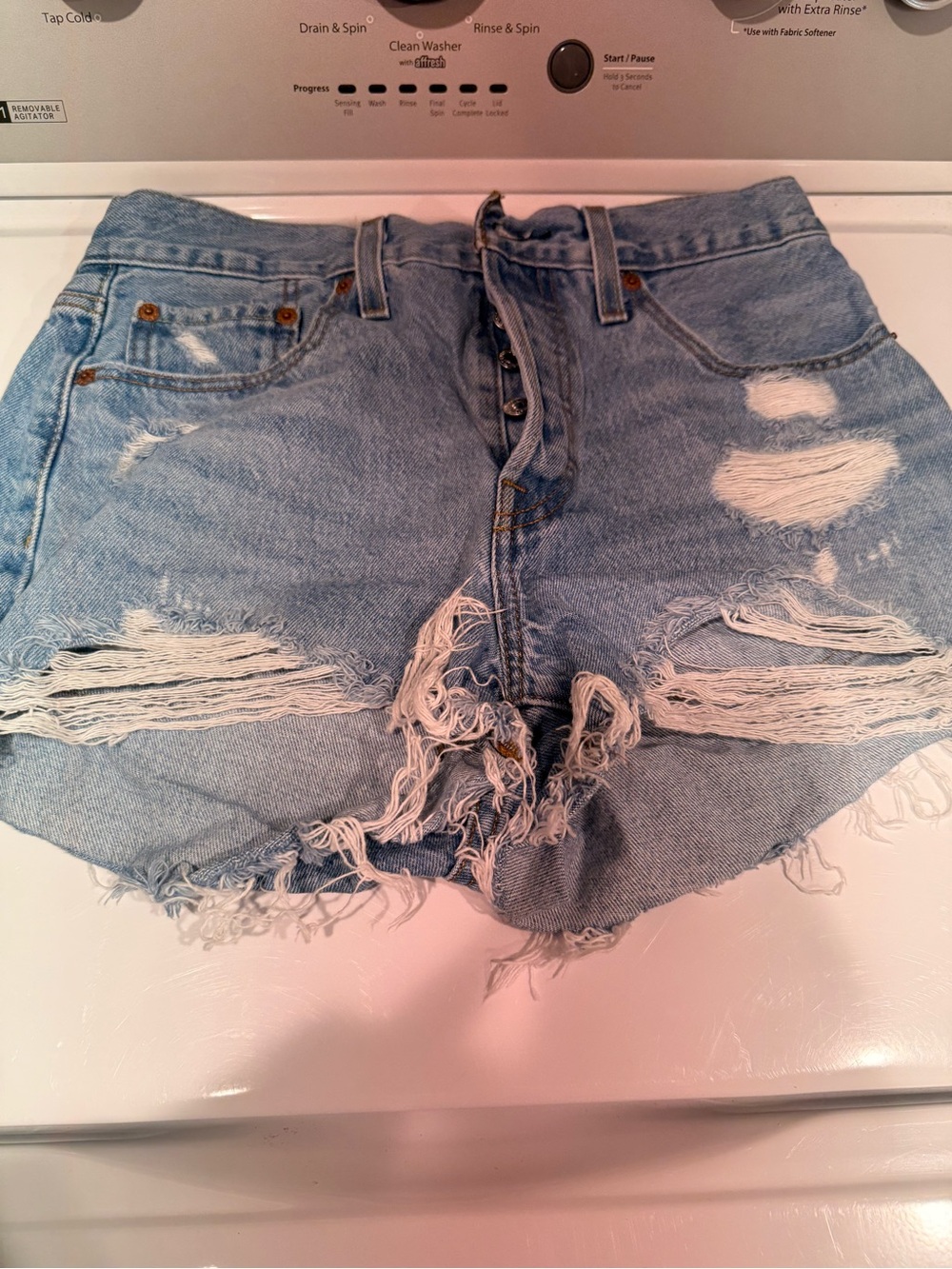 Levi 501 shorts - medium wash